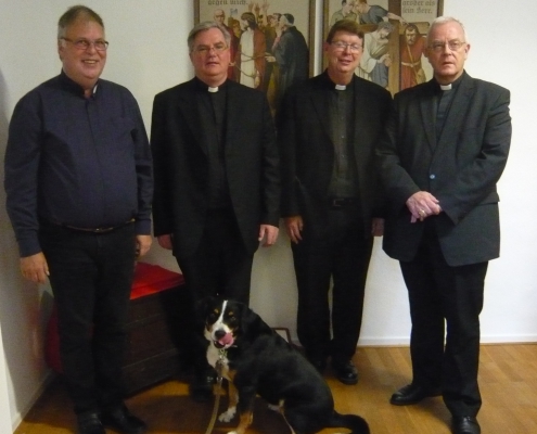 Weihbischof König, Pater Leon, Pater David und Pastor Vorsmann mit Ema