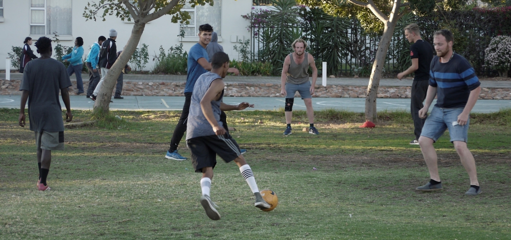 Fussballspiel im Care-Center