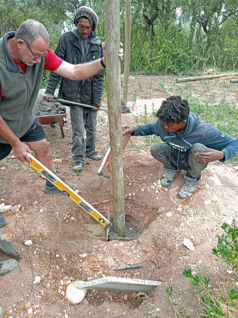 Einzementieren der Stützbalken
