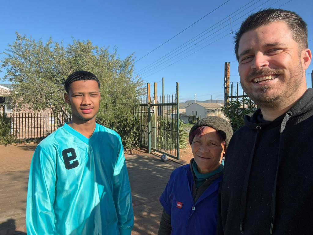 Pater Mark, Ingrid und Sachin